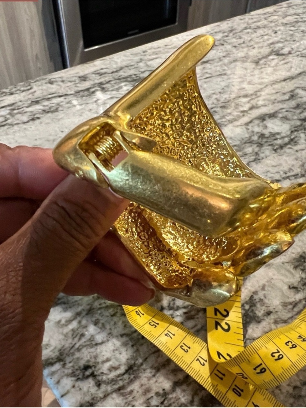 VINTAGE Gold Tone Sculpture Cuff Bracelet ‼️SHOW STOPPING ‼️ - Picture 12 of 13
